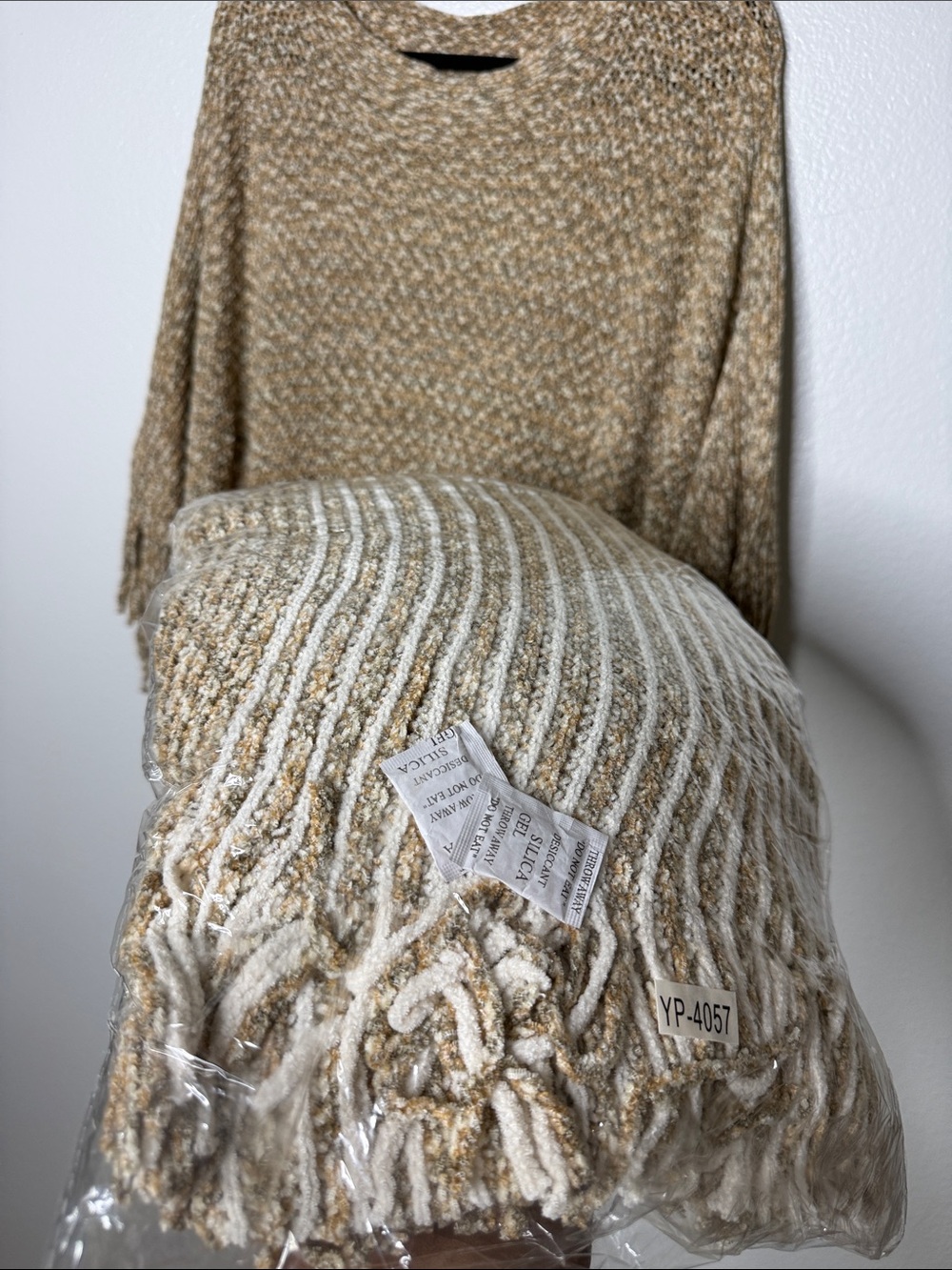 Ivory Taupe Lightweight Chenille Poncho With Fringe O/S. NEW! - Picture 9 of 9